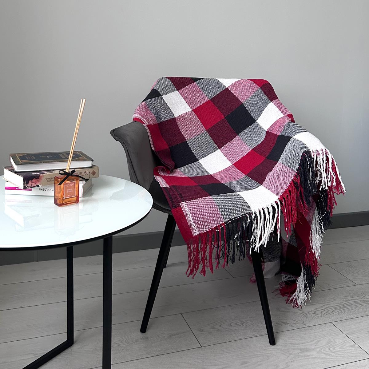 Плед смесовой Все ДOMA/Vse DOMA Eva с бахромой белый/красный/черный