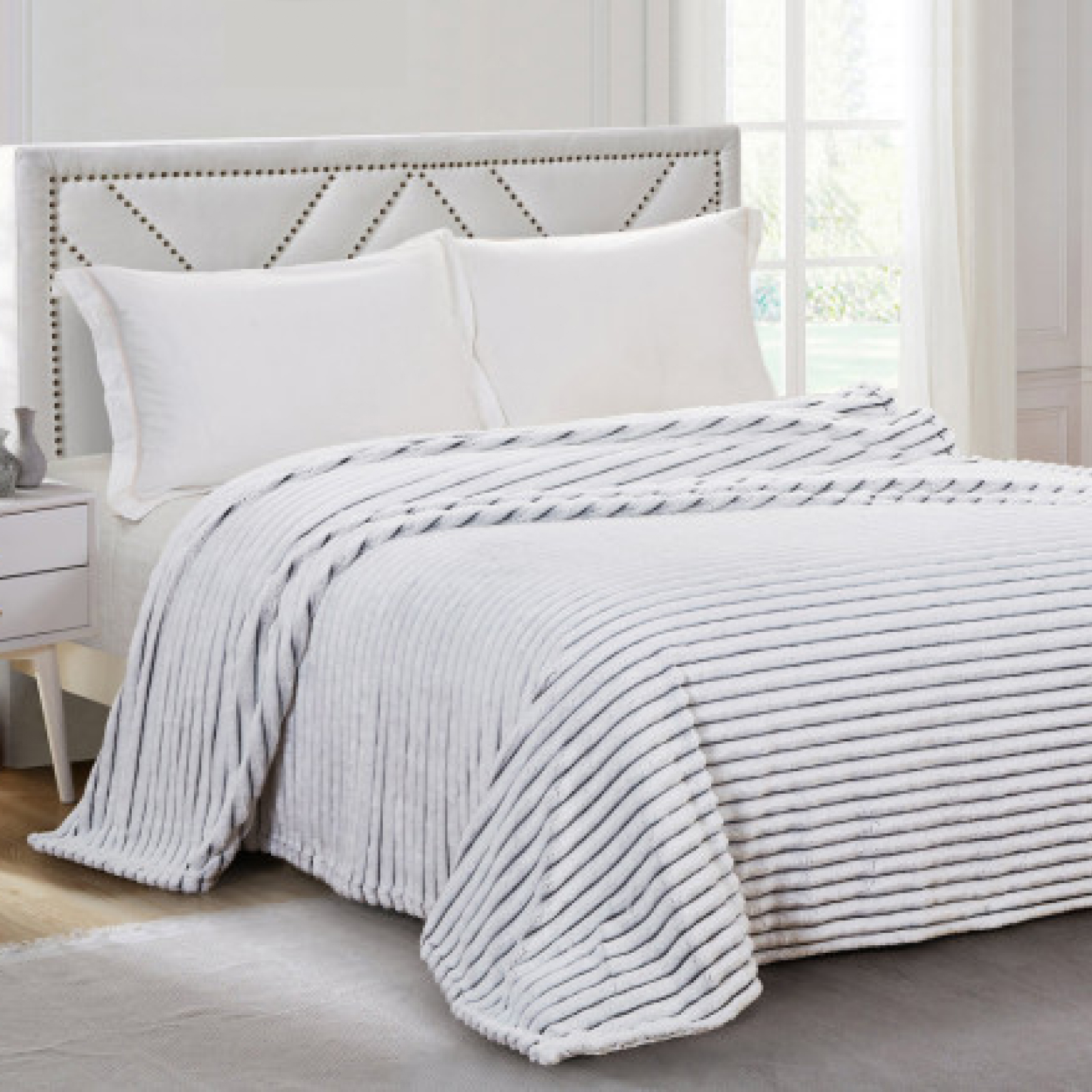 Плед велсофт Все ДOMA/Vse DOMA цвет черный/белый, шиншилла, полоса 2,5 см, чемодан