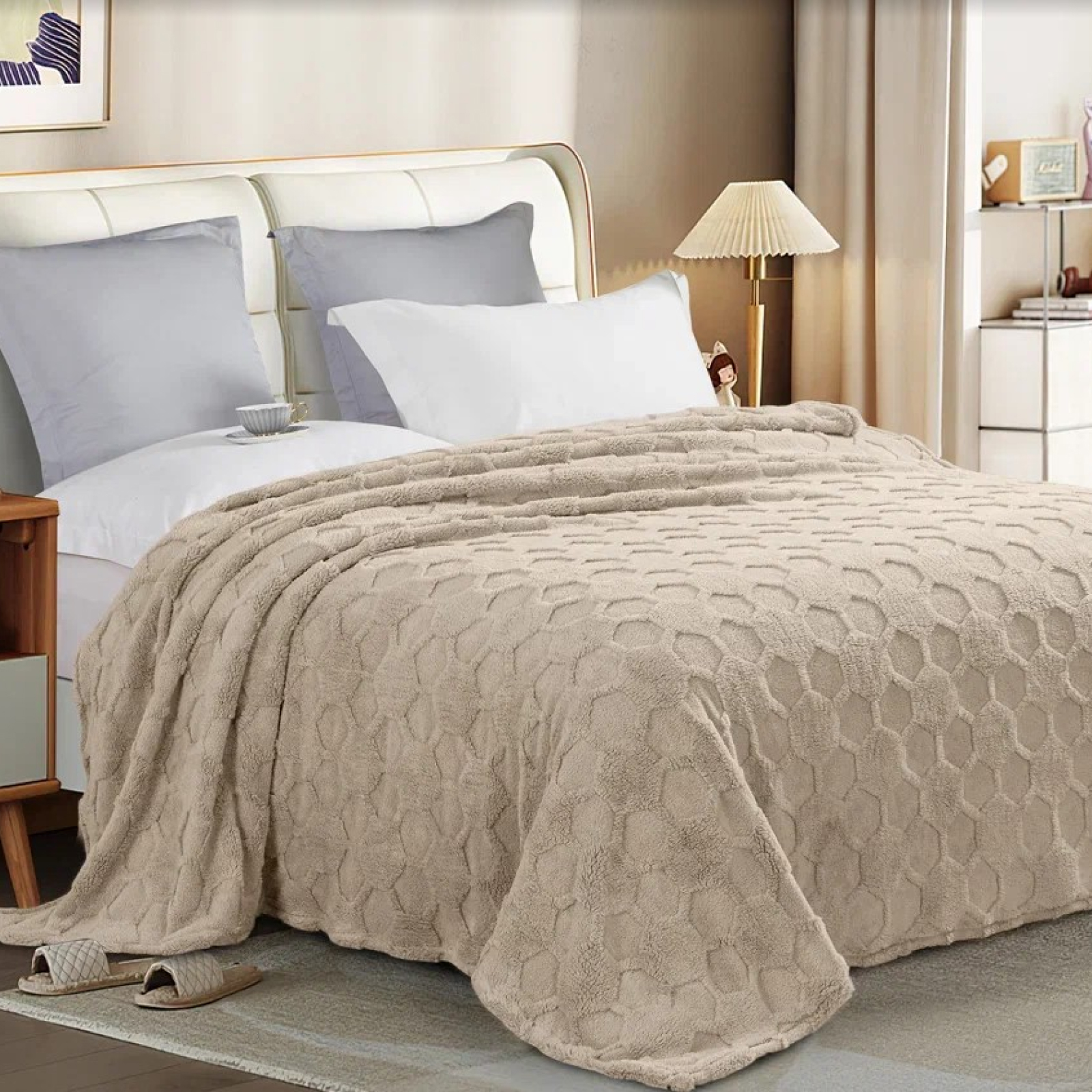 Плед велсофт Все ДOMA/Vse DOMA шерпа, соты, бежевый, ролик